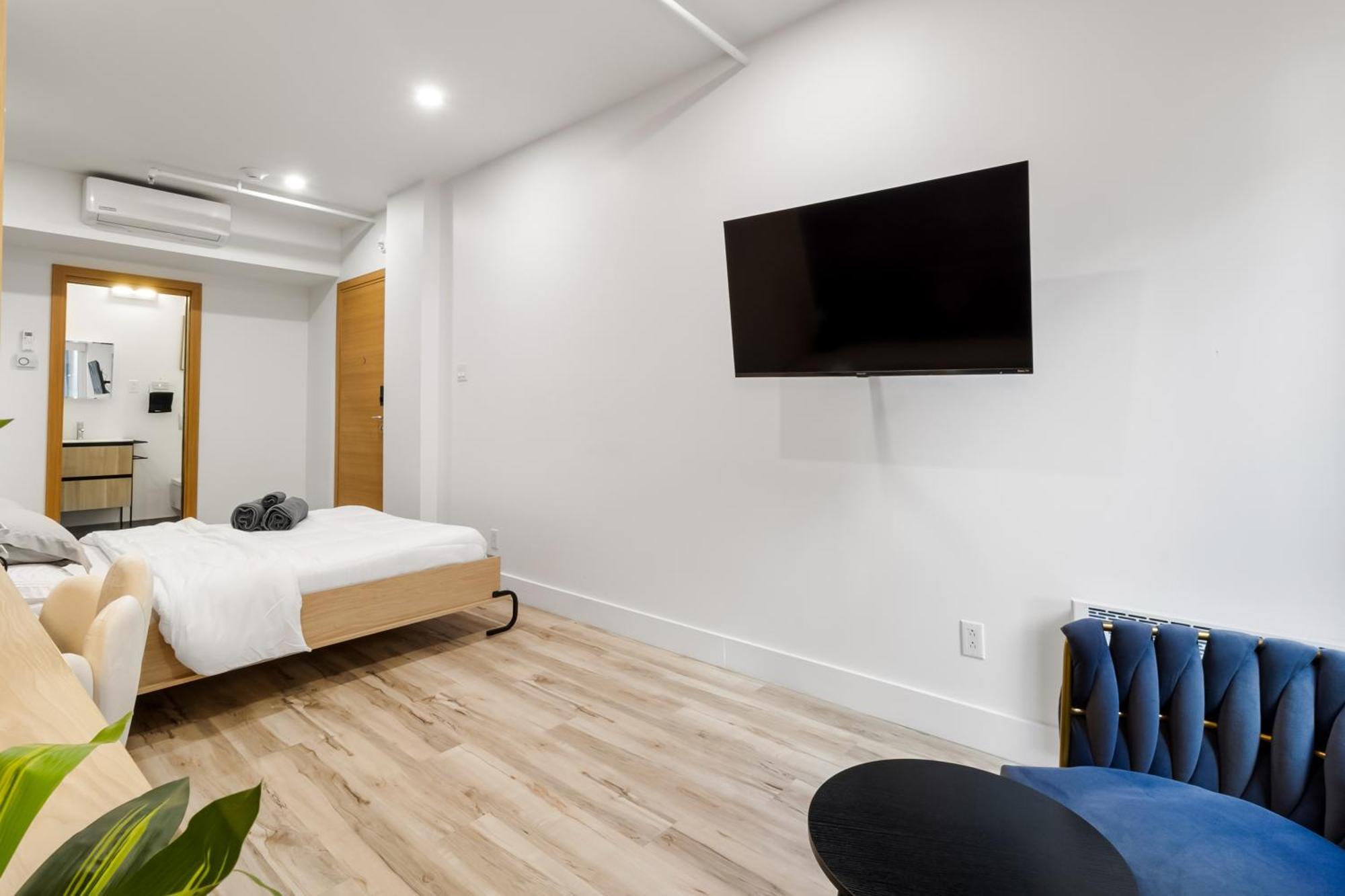 Beautiful Lofts In Downtown Homestay Montreal